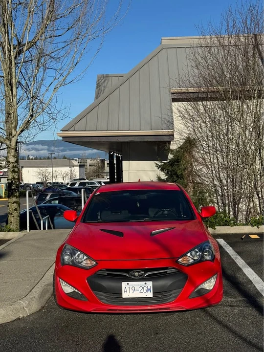 2013 Hyundai Genesis Coupe - Image 2 of 10