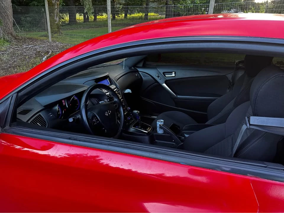 2013 Hyundai Genesis Coupe - Image 5 of 7