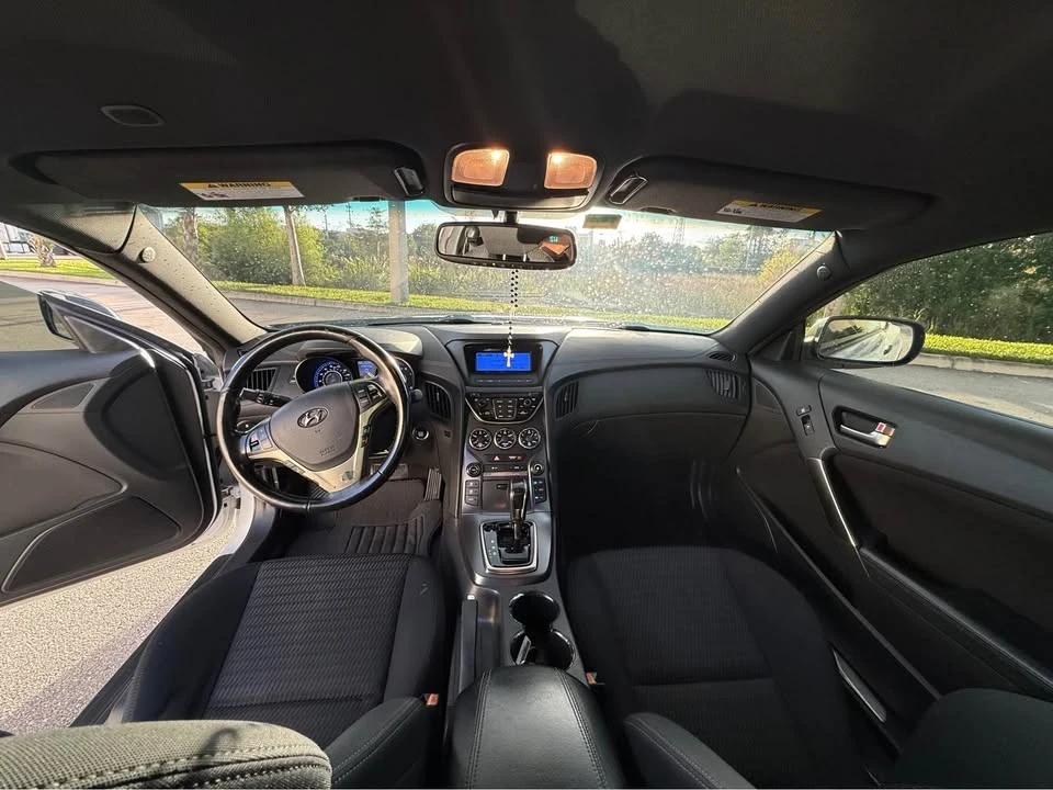 Hyundai Genesis Coupe - Image 9 of 10