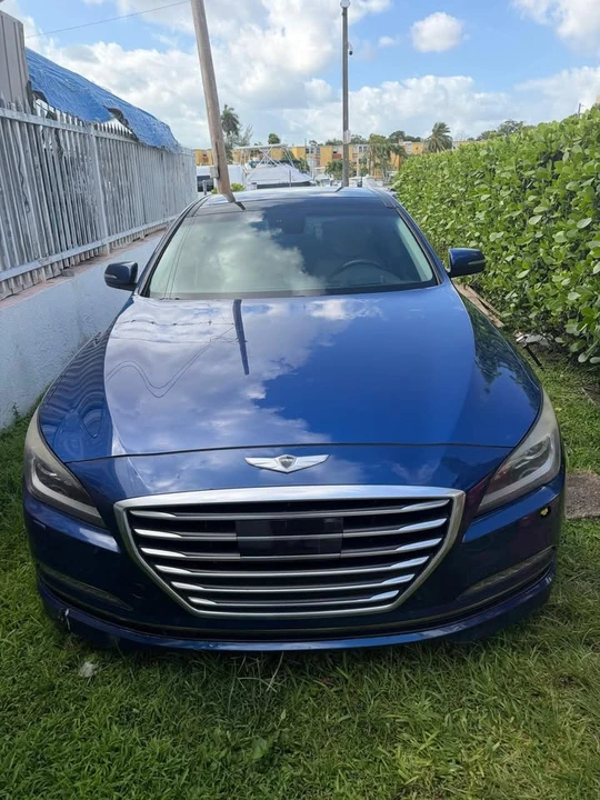 2016 Hyundai Genesis - Image 2 of 2