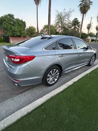 Hyundai Sonata - Image 2 of 6
