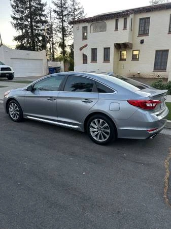 Hyundai Sonata - Image 4 of 6