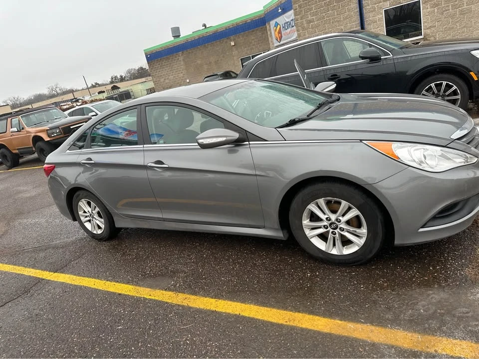 2014 Hyundai Sonata - Image 3 of 9