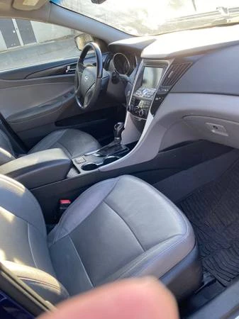 Hyundai Sonata - Image 5 of 12