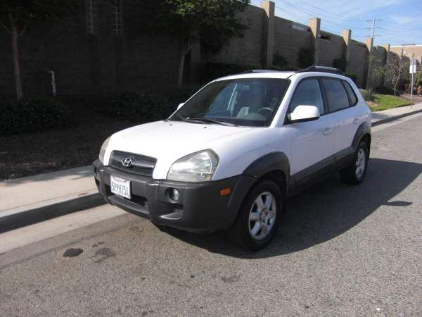 2005 Hyundai Tucson - Image 2 of 10