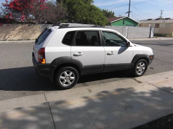 2005 Hyundai Tucson - Image 4 of 10