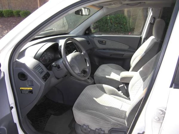 2005 Hyundai Tucson - Image 9 of 10