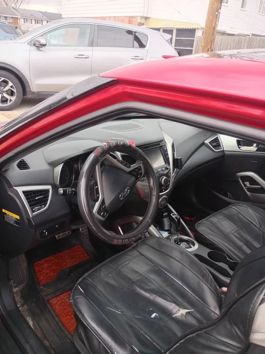 Hyundai Veloster - Image 2 of 8