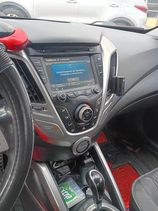 Hyundai Veloster - Image 6 of 8