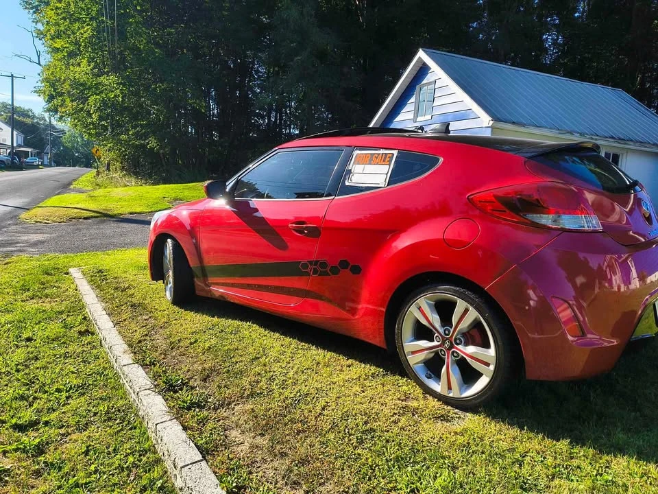 2012 Hyundai Veloster - Image 2 of 10