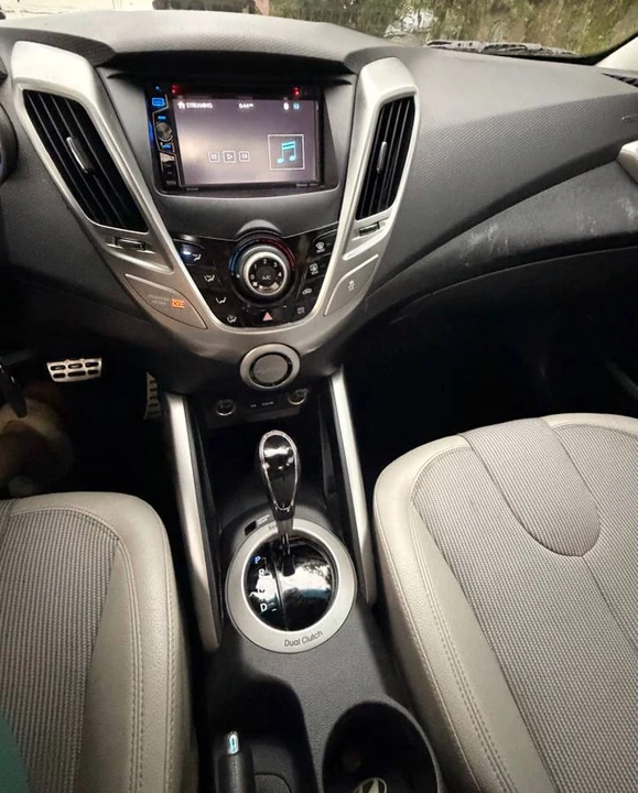 2012 Hyundai Veloster - Image 4 of 20