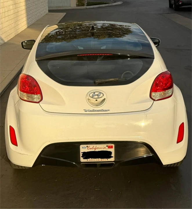 2017 Hyundai Veloster - Image 7 of 9