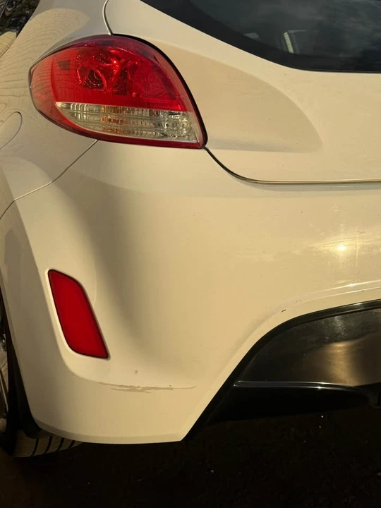 2017 Hyundai Veloster - Image 8 of 9