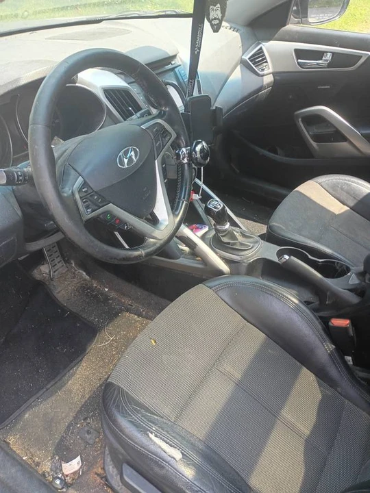 2017 Hyundai Veloster - Image 4 of 5