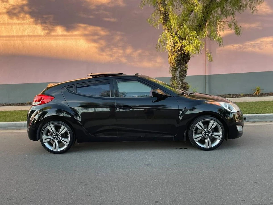 2013 Hyundai Veloster - Image 20 of 24