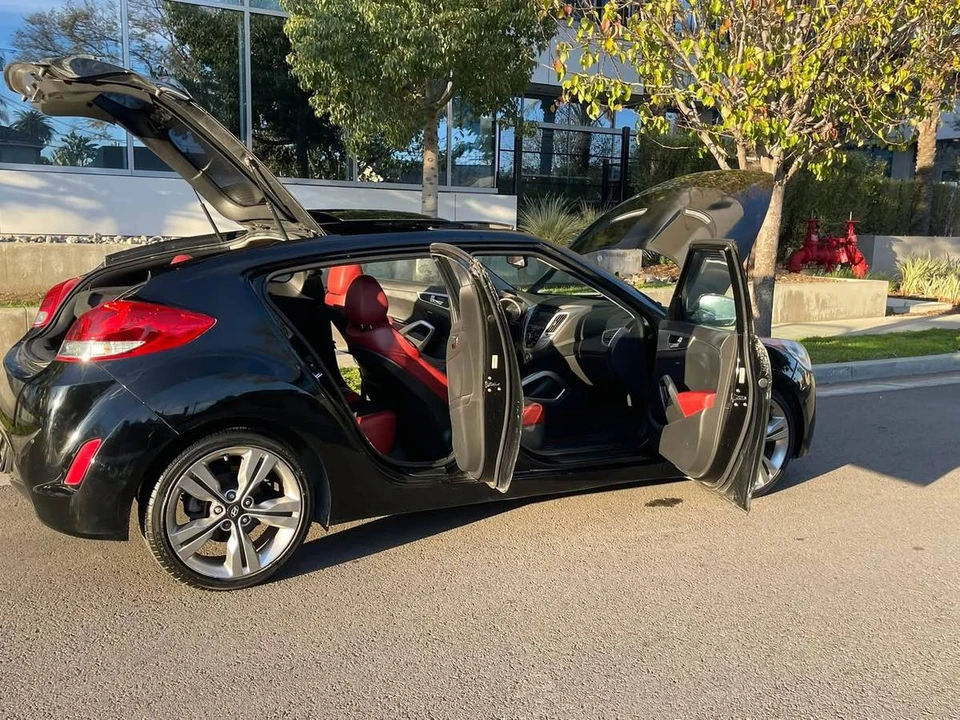2013 Hyundai Veloster - Image 11 of 24