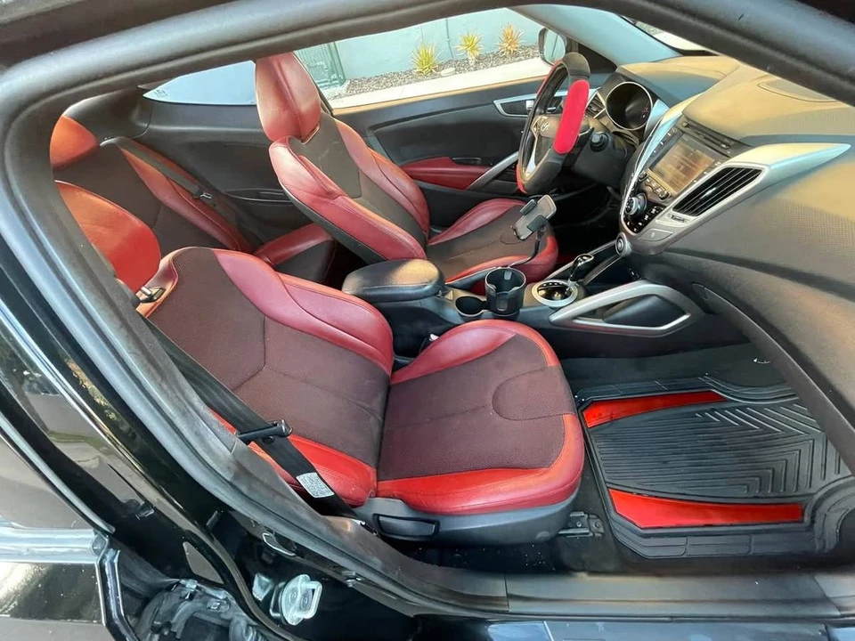 2013 Hyundai Veloster - Image 13 of 24