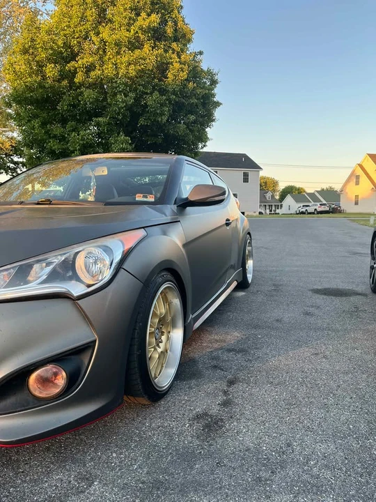 Hyundai Veloster - Image 9 of 10