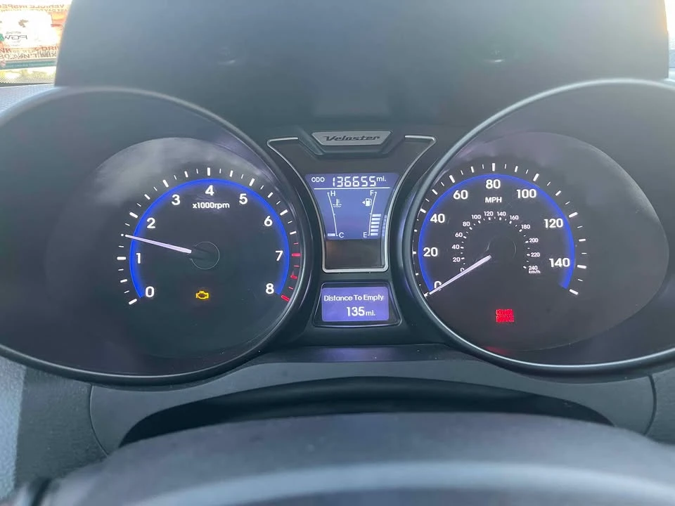 Hyundai Veloster - Image 6 of 10