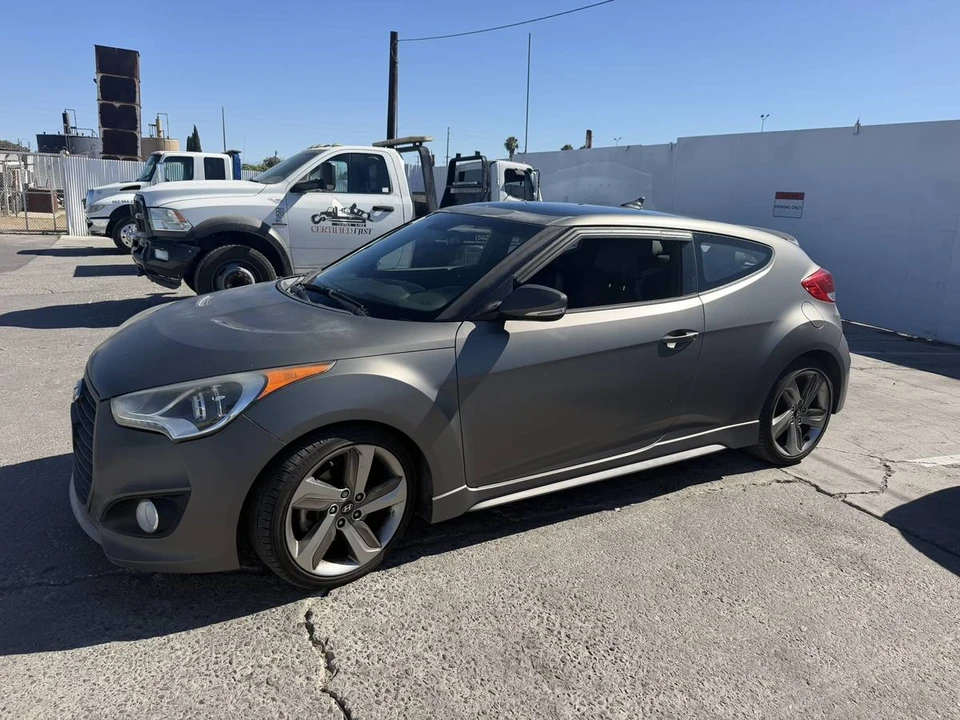 2013 Hyundai Veloster - Image 2 of 8