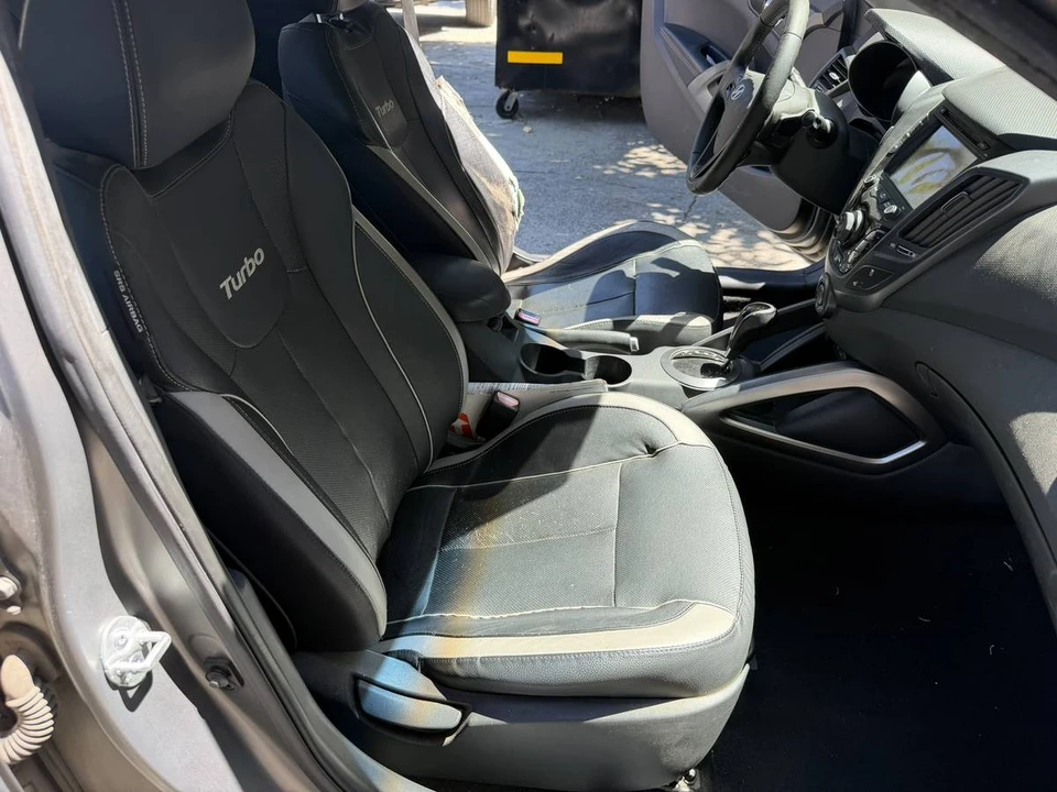 2013 Hyundai Veloster - Image 8 of 8