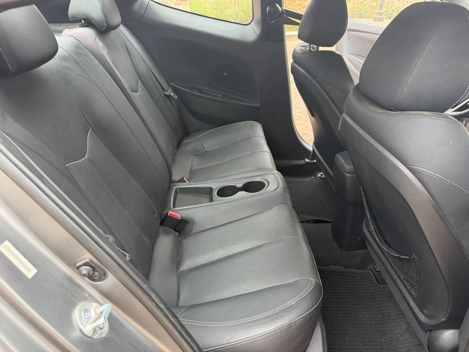 2013 Hyundai Veloster - Image 15 of 24