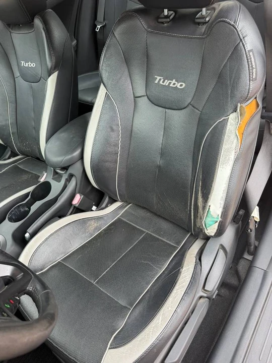 2013 Hyundai Veloster - Image 13 of 24