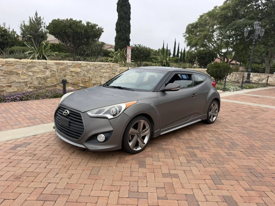 2013 Hyundai Veloster - Image 2 of 24