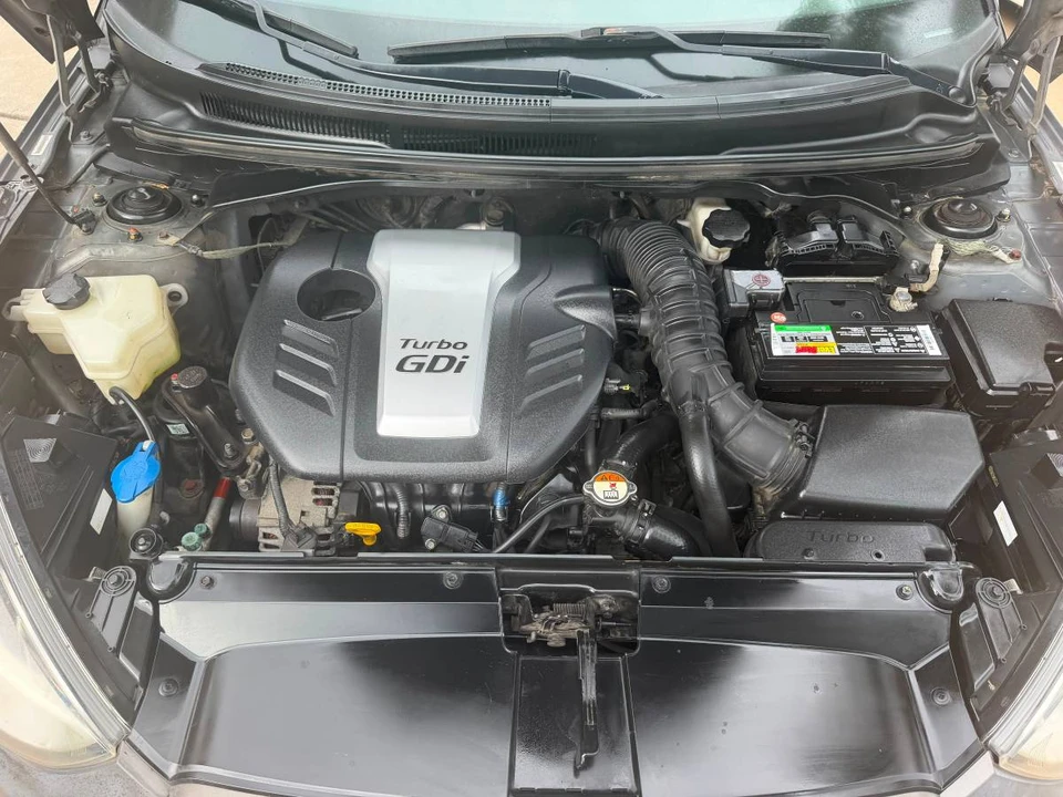 2013 Hyundai Veloster - Image 21 of 24
