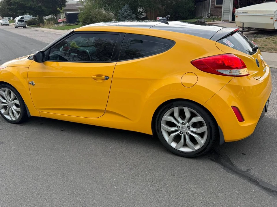 2013 Hyundai Veloster - Image 2 of 9