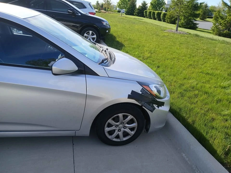 2014 Hyundai Accent - Image 3 of 10