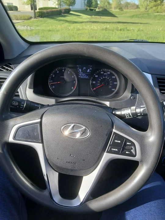 2014 Hyundai Accent - Image 8 of 10