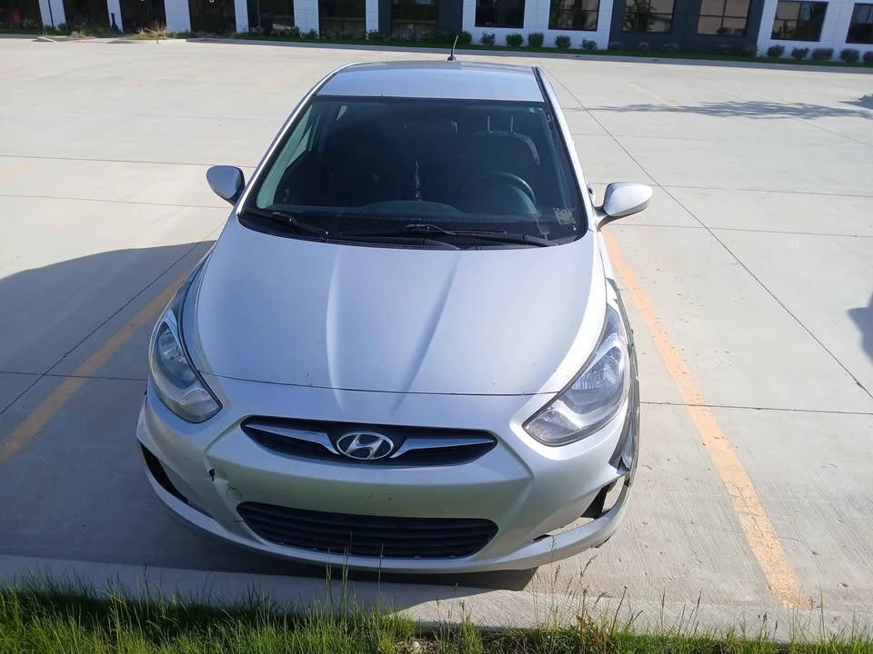 2014 Hyundai Accent - Image 2 of 10
