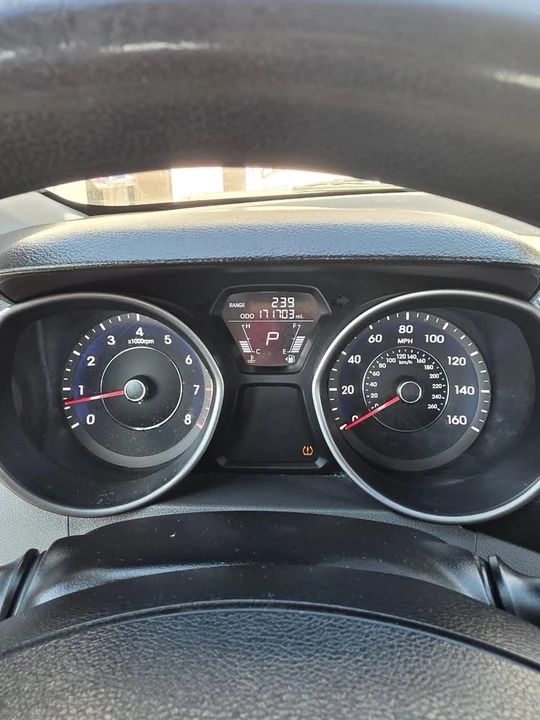 2013 Hyundai Elantra - Image 5 of 7