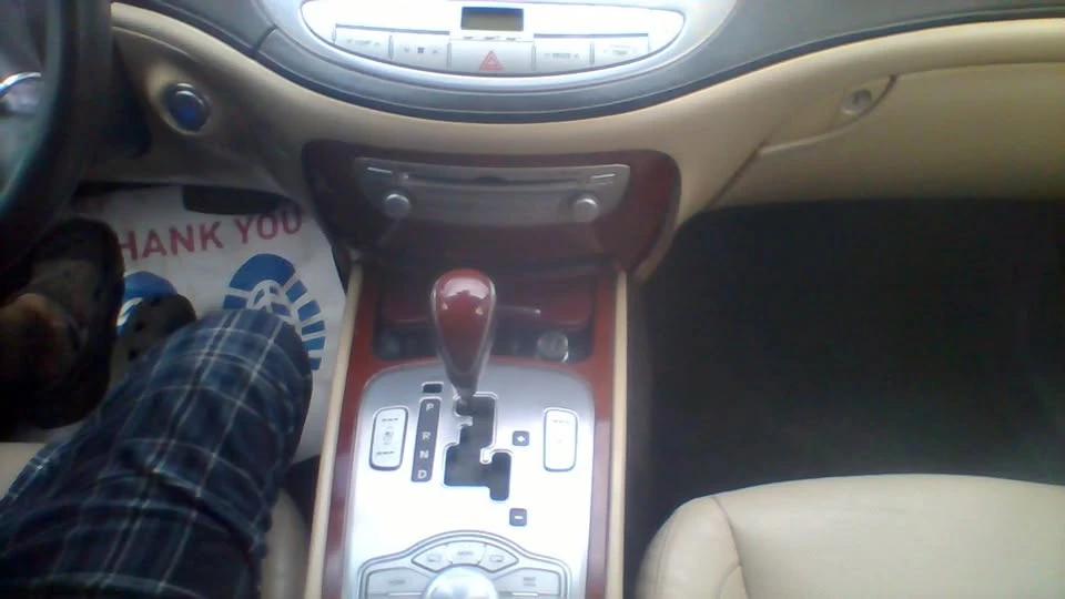 Hyundai Genesis - Image 6 of 9