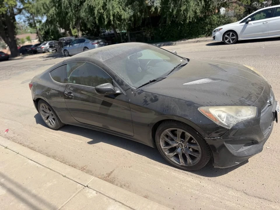 2013 Hyundai Genesis - Image 2 of 4