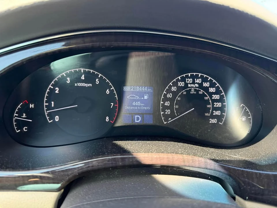 2011 Hyundai Genesis - Image 2 of 3