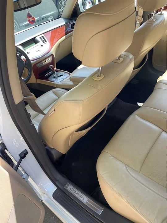 2013 Hyundai Genesis - Image 6 of 6