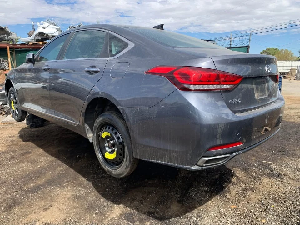 2016 Hyundai Genesis - Image 3 of 4