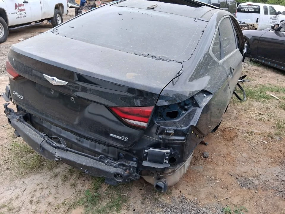 2014 Hyundai Genesis - Image 5 of 10