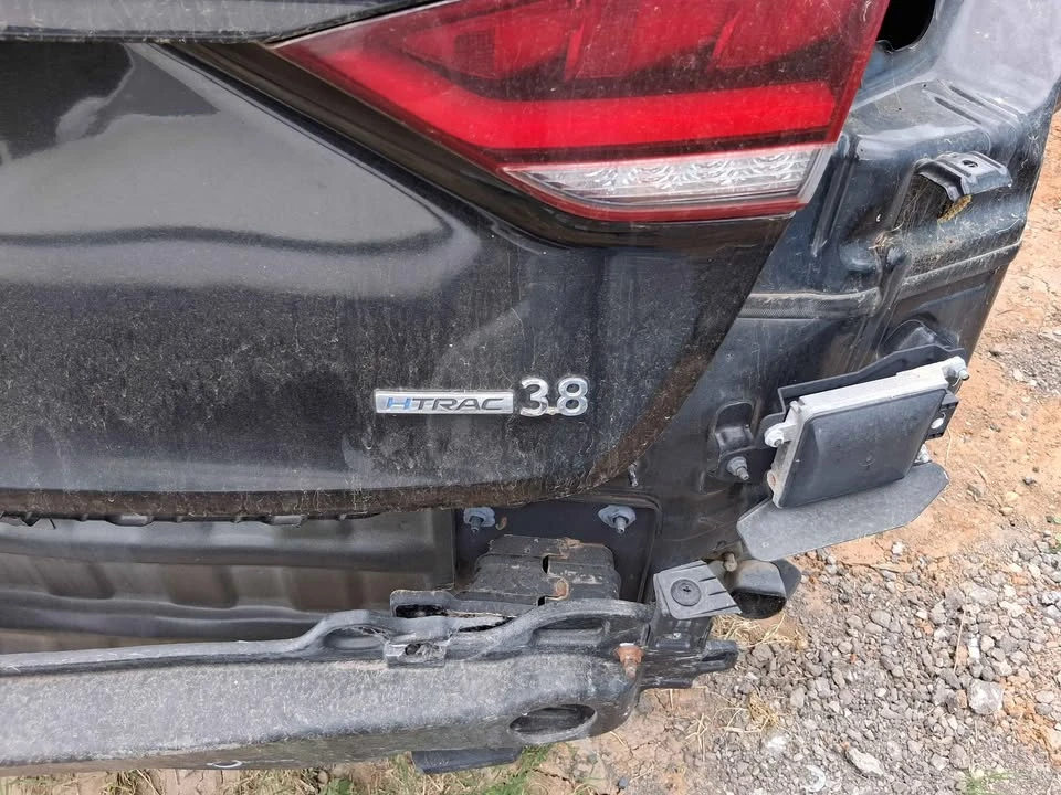 2014 Hyundai Genesis - Image 8 of 10