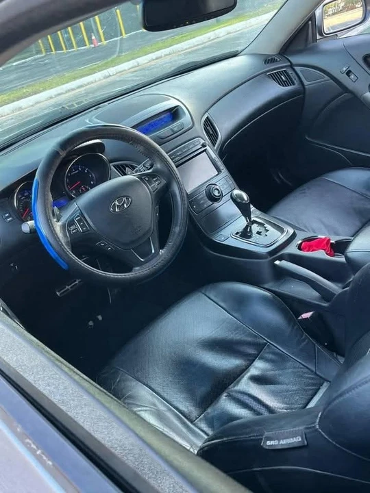 2013 Hyundai Genesis Coupe - Image 2 of 4