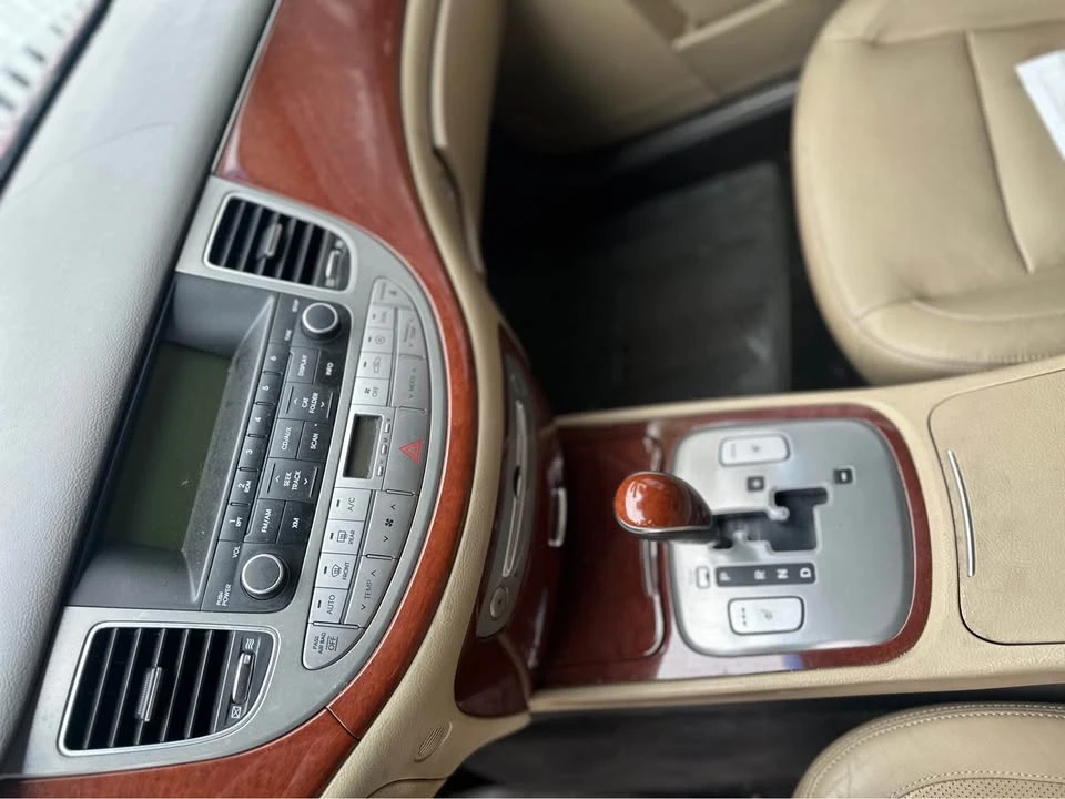 2013 Hyundai Genesis - Image 7 of 10
