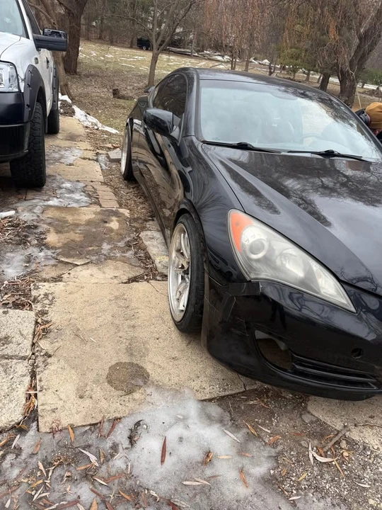 Hyundai Genesis - Image 5 of 5
