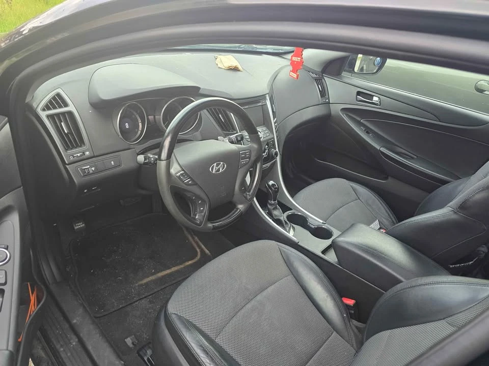 Hyundai Sonata - Image 2 of 4