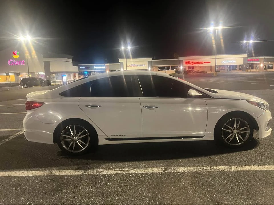 2015 Hyundai Sonata - Image 8 of 9
