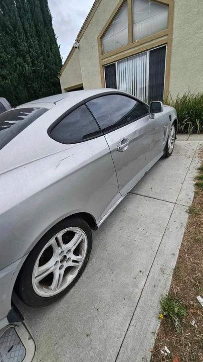 2004 Hyundai Tiburon - Image 2 of 4