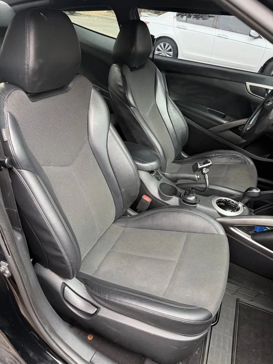 Hyundai Veloster - Image 6 of 7