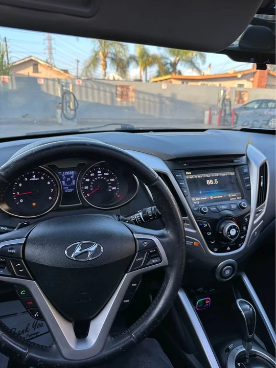2011 Hyundai Veloster - Image 5 of 5