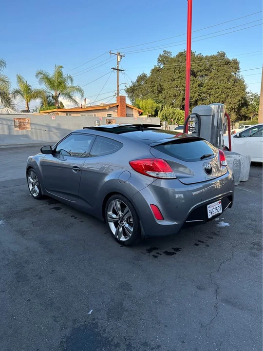 2011 Hyundai Veloster - Image 4 of 5